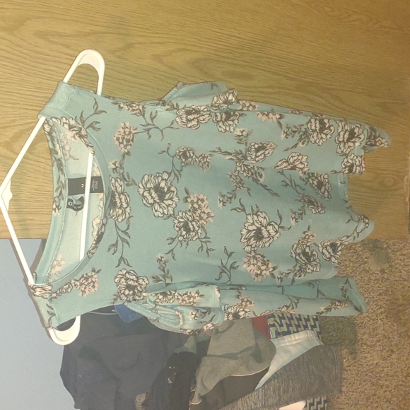 Women's Floral Cold Shoulder Long Sleeve Tee - Picture 1 of 3